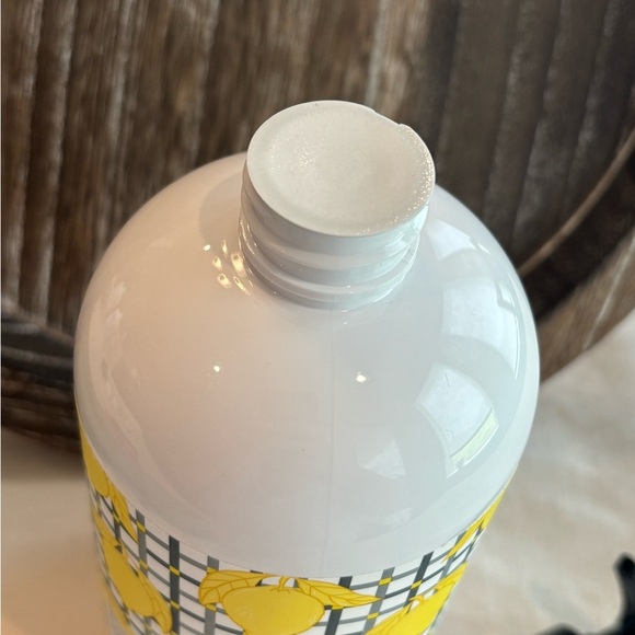 Beekman 1802 Sunshine Lemon Goat Milk Hand & Body Wash 24 fl oz - Picture 4 of 4